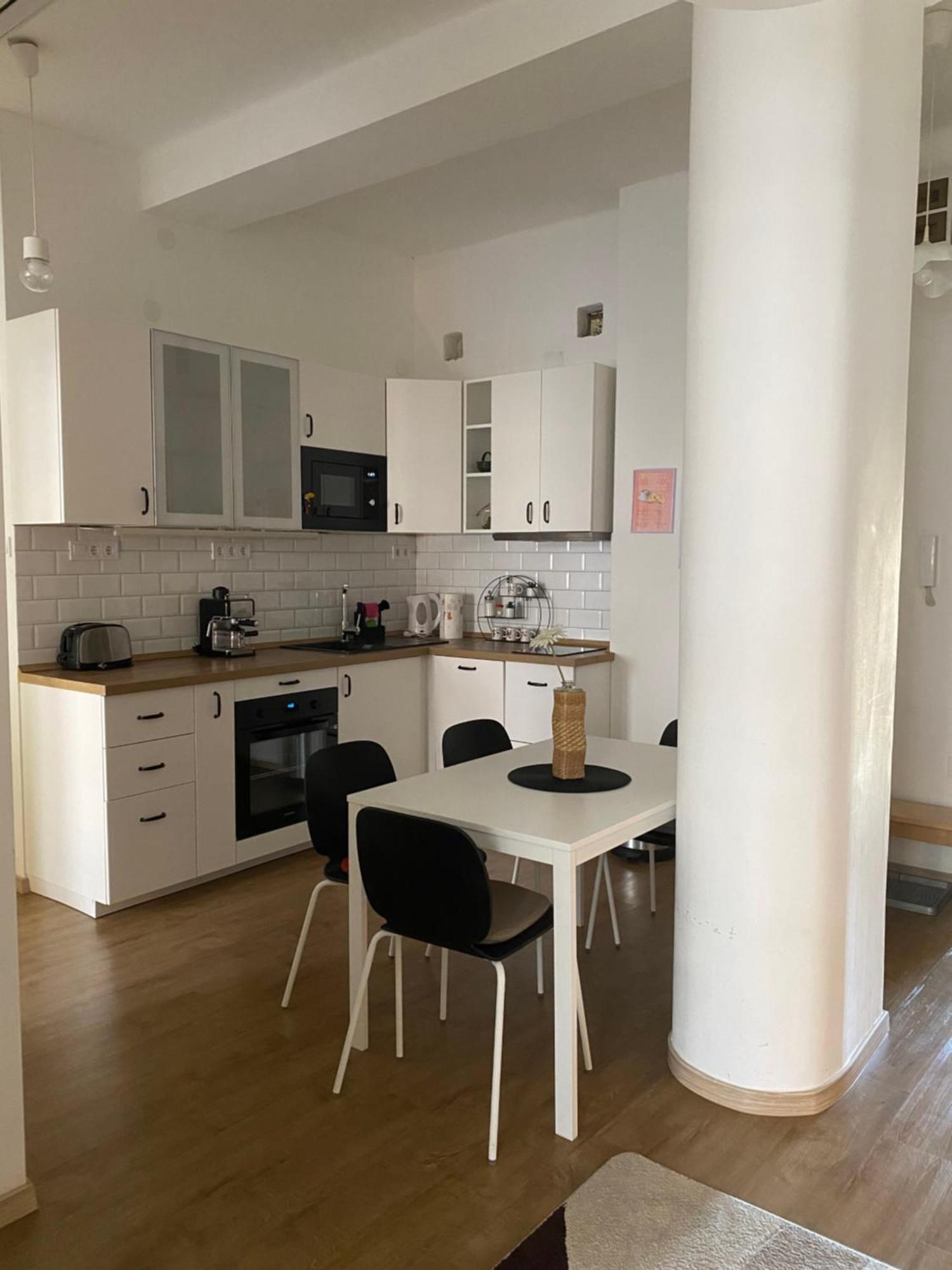 Larix Apartman Βουδαπέστη Εξωτερικό φωτογραφία